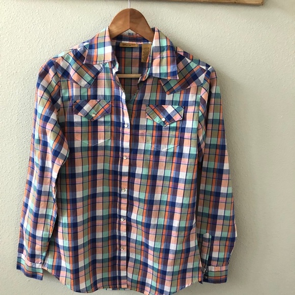 NWOT Wrangler button down - Picture 1 of 3